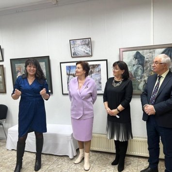 Традиционная Рождественская выставка.