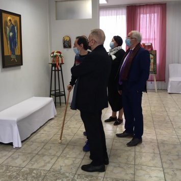 Посещение Пасхальной выставки художников иконописцев (художественная галерея на Димитрова) генеральным директором Государственного Эрмитажа М.Б. Пиотровским. 30 апреля 2021 г.
